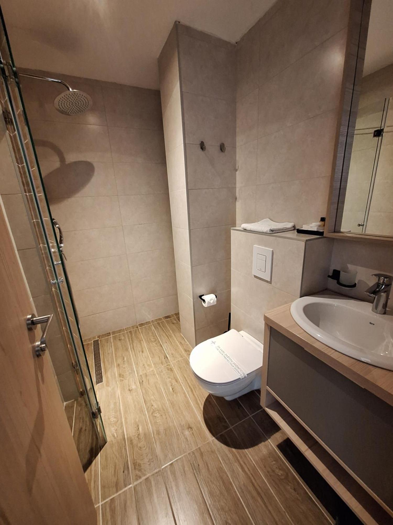 Hotel Nova Bentbasa ซาราเยโว ภายนอก รูปภาพ