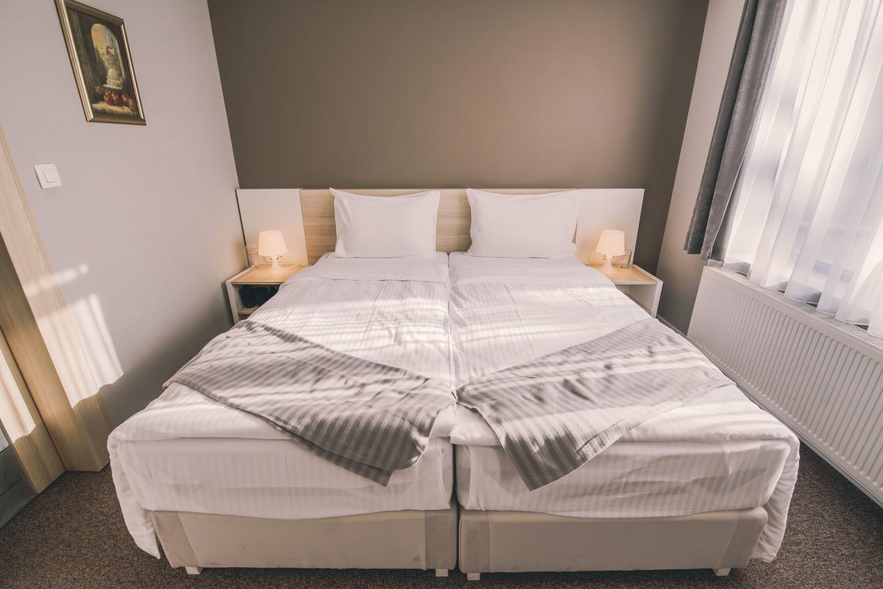 Hotel Nova Bentbasa ซาราเยโว ภายนอก รูปภาพ