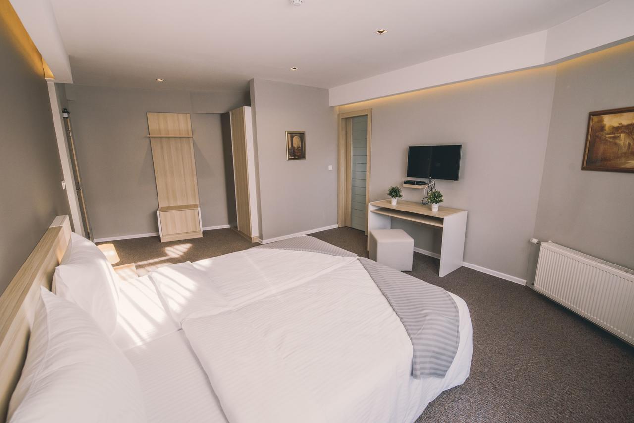 Hotel Nova Bentbasa ซาราเยโว ภายนอก รูปภาพ