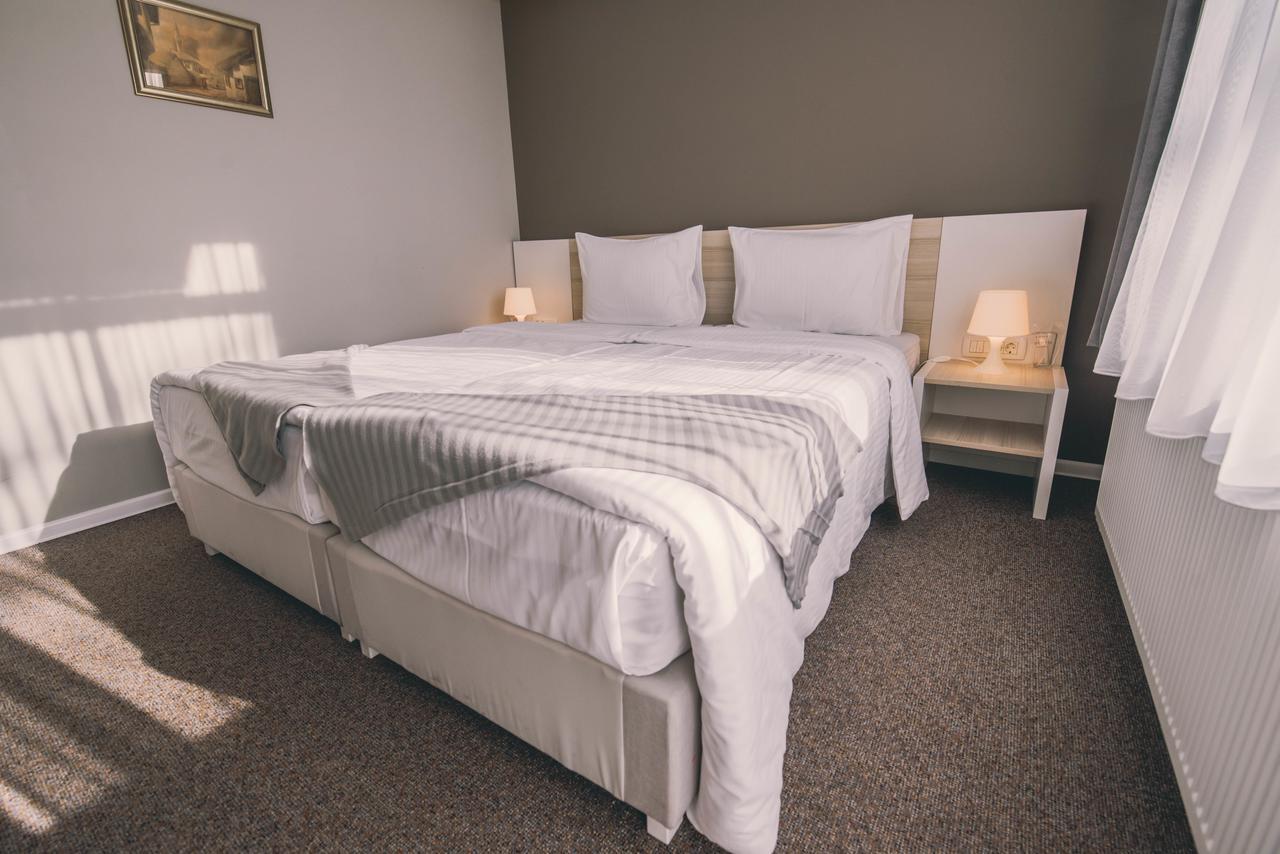Hotel Nova Bentbasa ซาราเยโว ภายนอก รูปภาพ